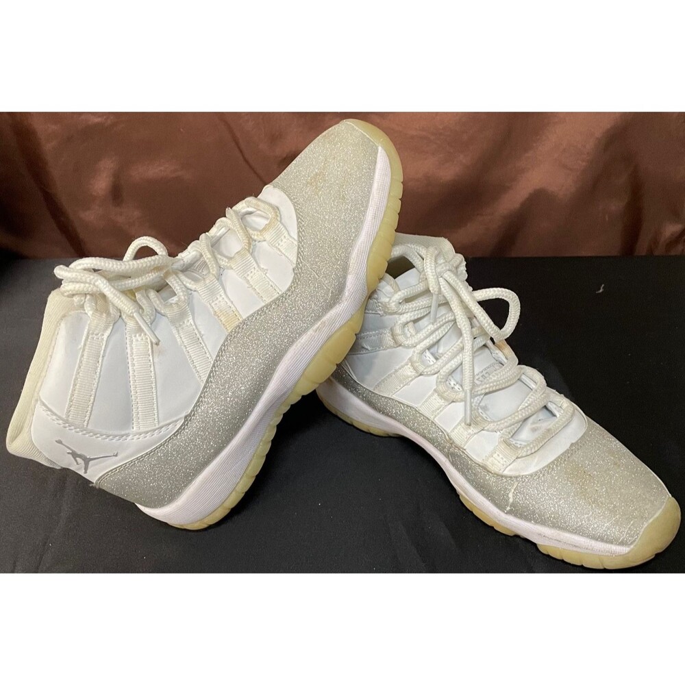 Nike Air Jordan 11 Retro Women Sz 8 Silver White Gray Athletic Shoes AR0715-100